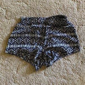 Black and white pattern flowy shorts